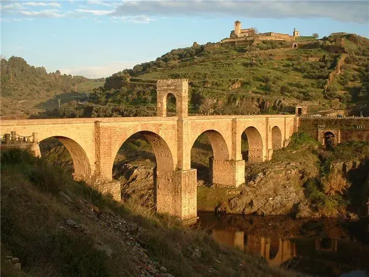 Alcantara bridge destroyed in 1760 to defend Spain